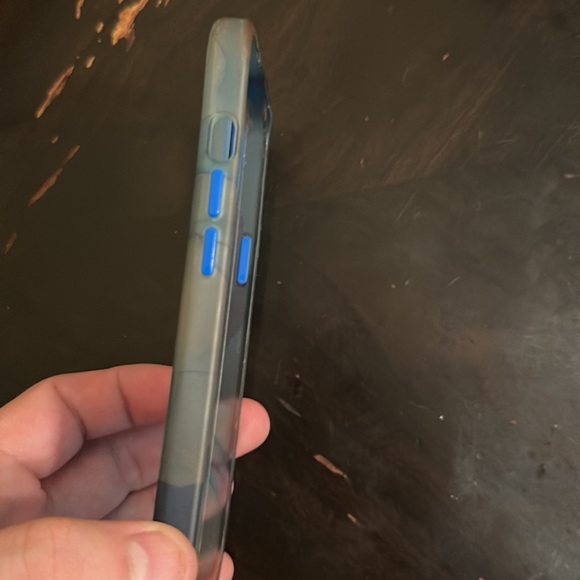 I phone 14 plus otterbox - Picture 3 of 5